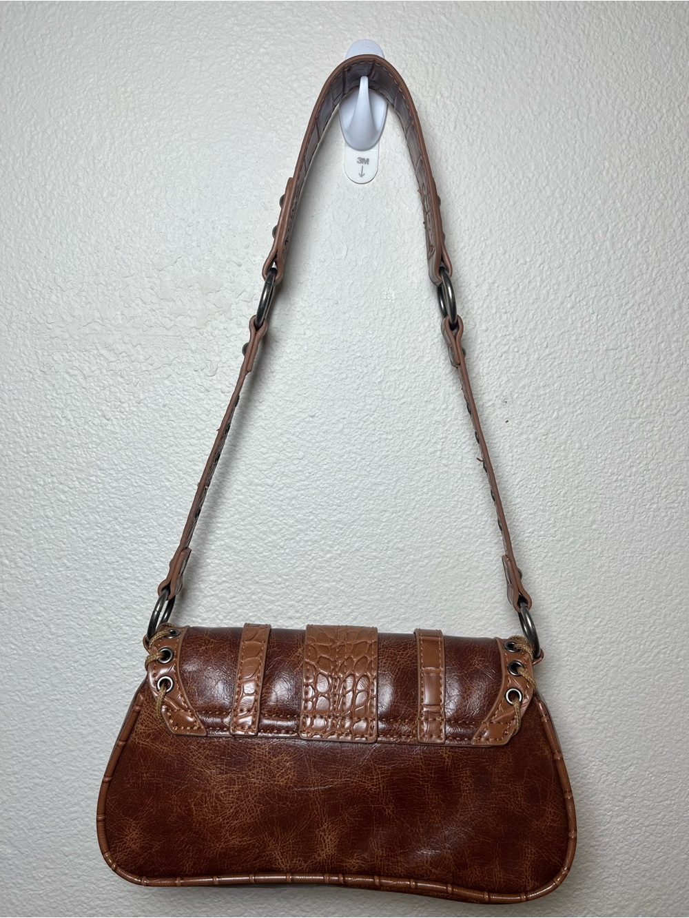 silence + noise Y2K Style Brown Embossed Buckle Shoulder Bag - Picture 3 of 5